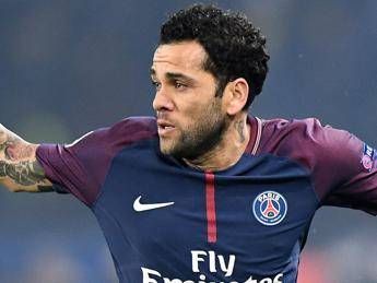 Dani Alves si scusa Dani Alves si scusa